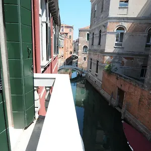 Apartment Sunny Canal A/c Wifi, Venice